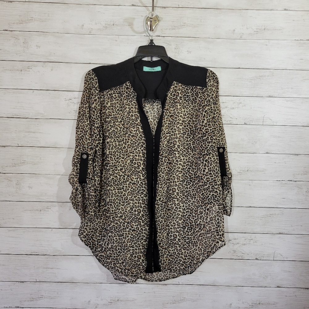 Boutique Brand Karlie Leopard Animal Print Women's Top with Black Accents Size S